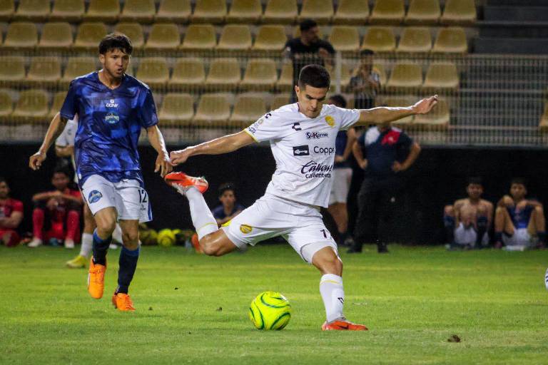 Dorados de Sinaloa vence en entretenido juego a Agricultores de Guasave