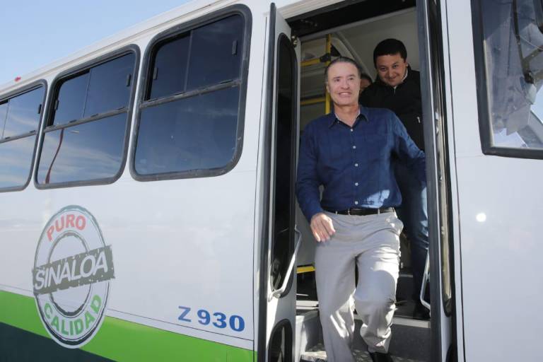 Fue irresponsable la adquisición de camiones nuevos solo para ponerles logo Puro Sinaloa, critica Rocha Moya