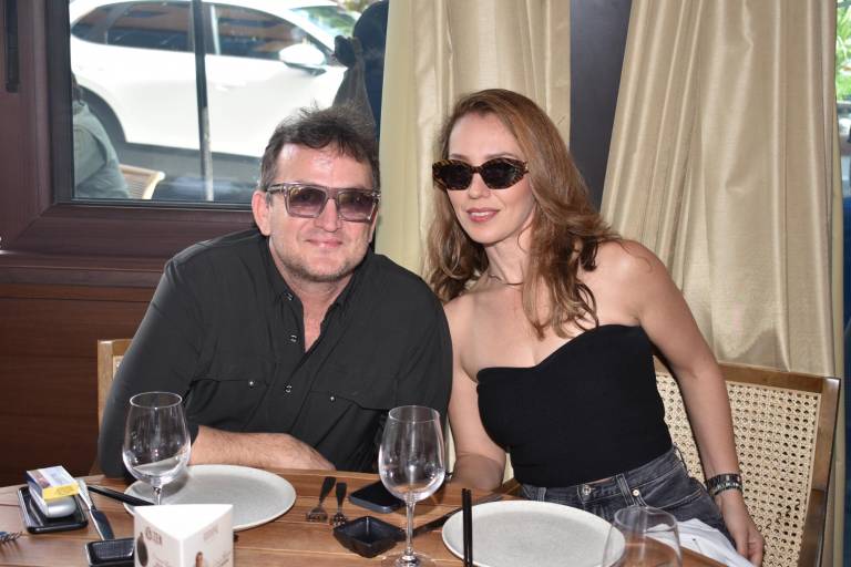 Celebran clientes y amigos el primer aniversario de Humaya Restaurante