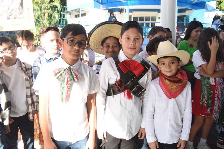 Celebran alumnos del Senda la Revolución Mexicana