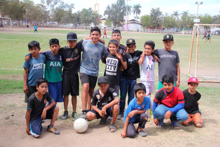 Con una gran participación se desarrollan las ligas deportivas de Pro-familia de Jornaleros IAP