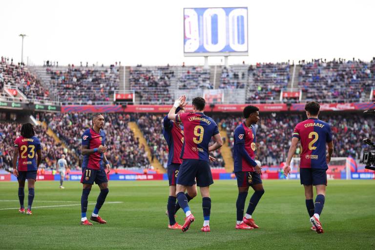Barcelona aprovecha el tropiezo del Real Madrid y recorta distancias en LaLiga