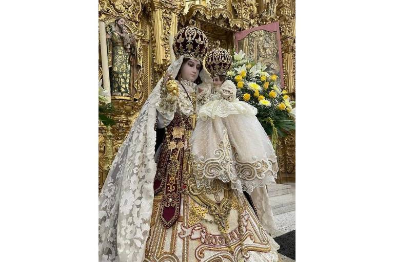 Nuestra Señora del Rosario luce ya de gala con nuevo atuendo para su solemnidad