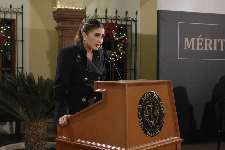 Reconoce la Escuela Libre de Derecho de Sinaloa a sus mejores estudiantes