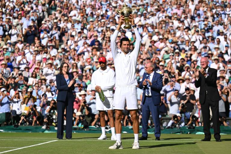 Djokovic descifra a Kyrgios y gana su 7º título de Wimbledon