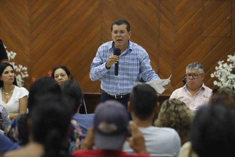 Plantean a vecinos de Colonia Azteca alternativas para regularizar predios