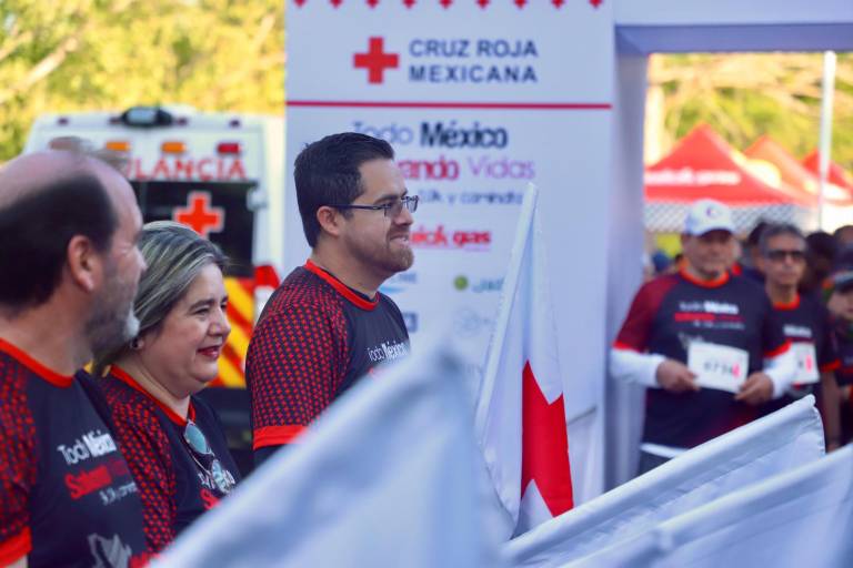 Participa Secretario de Salud de Sinaloa en carrera nacional de la Cruz Roja