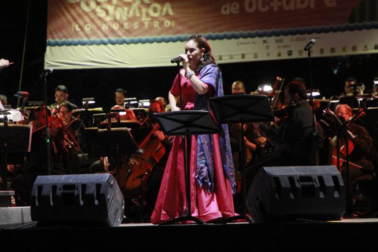 Familias enteras viven una gran fiesta sinaloense