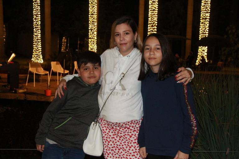 Viven una iluminada ‘Navidad en el Jardín’