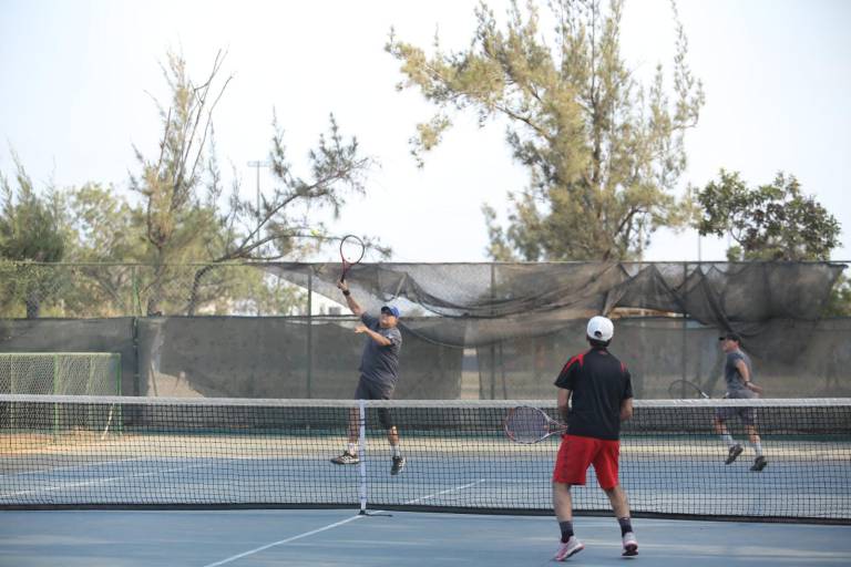 Culminan finales del Torneo de Tenis Día del Padre