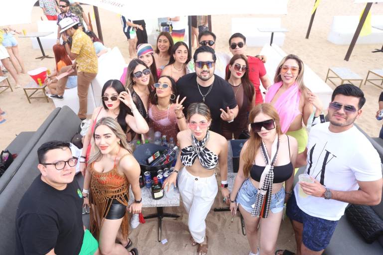 Disfrutan la música y el Sol en el Sunset Paradise 2022