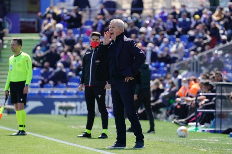 Javier Aguirre tiene un amargo retorno al futbol español