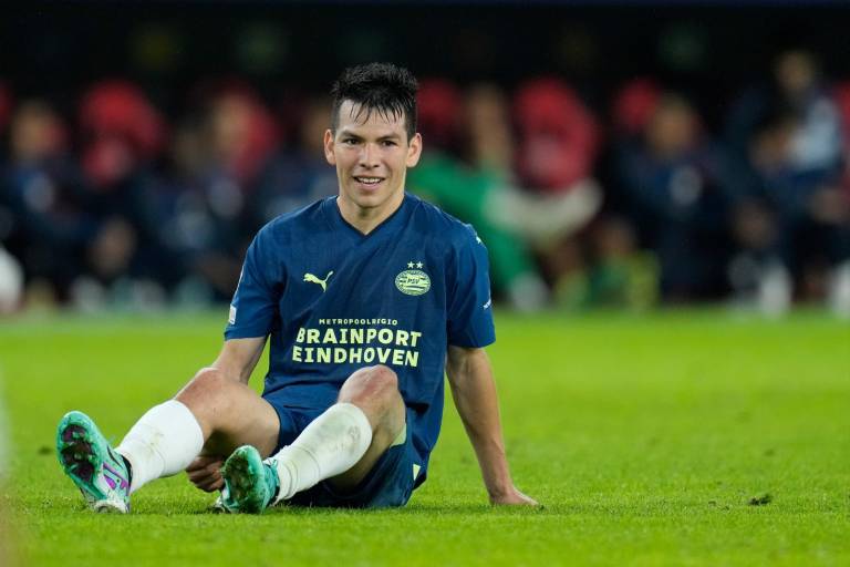 Chucky Lozano se lesiona y no interviene en la remontada del PSV ante Sevilla