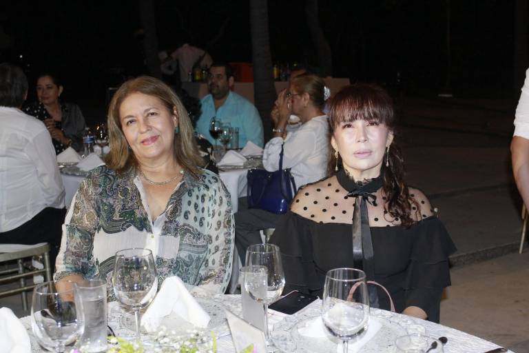 Entregan Premio al Mérito Filantrópico y Valor de Excelencia