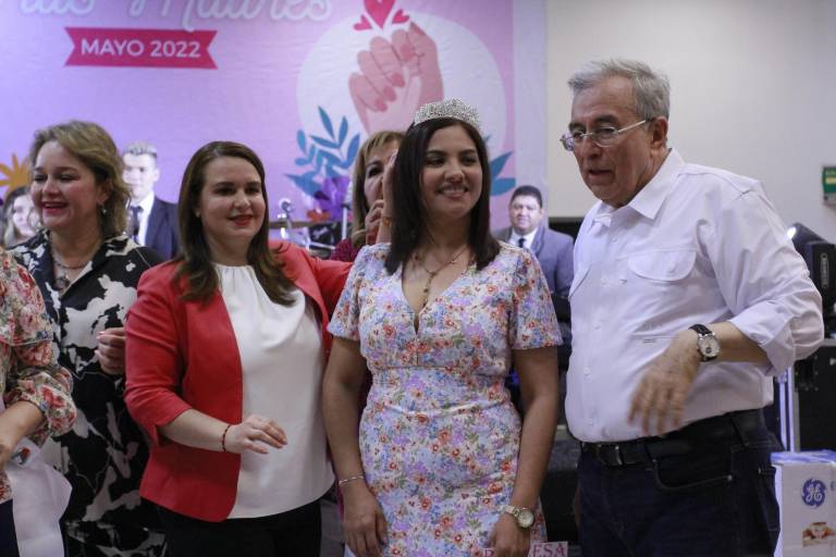 Viven grata celebración colaboradoras del STASE
