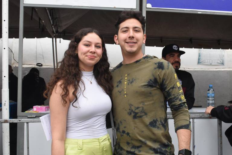 Acuden sinaloenses por su kit de corredor para el Maratón Internacional de Culiacán