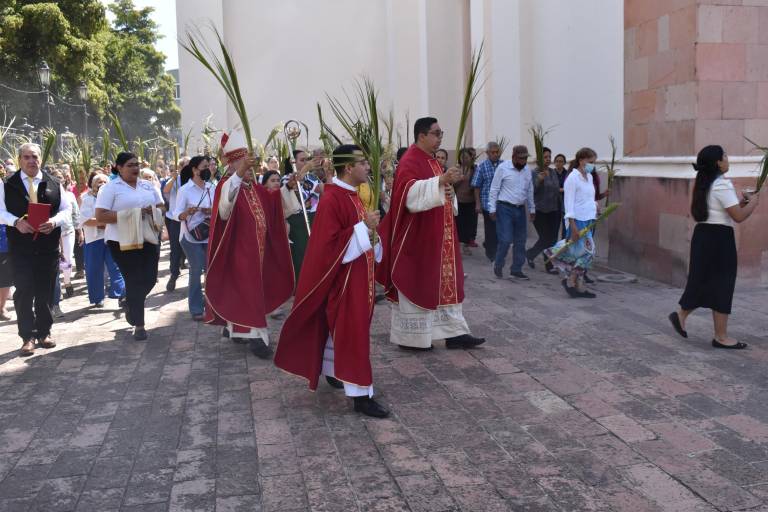 Aclaman a Cristo en la tradicional Misa de Domingo de Ramos