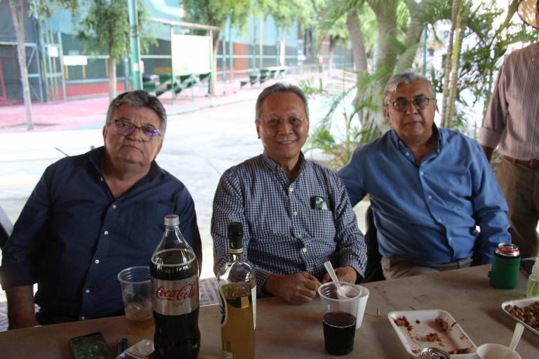 Ex alumnos del ICH disfrutan su tradicional reunión de fin de año