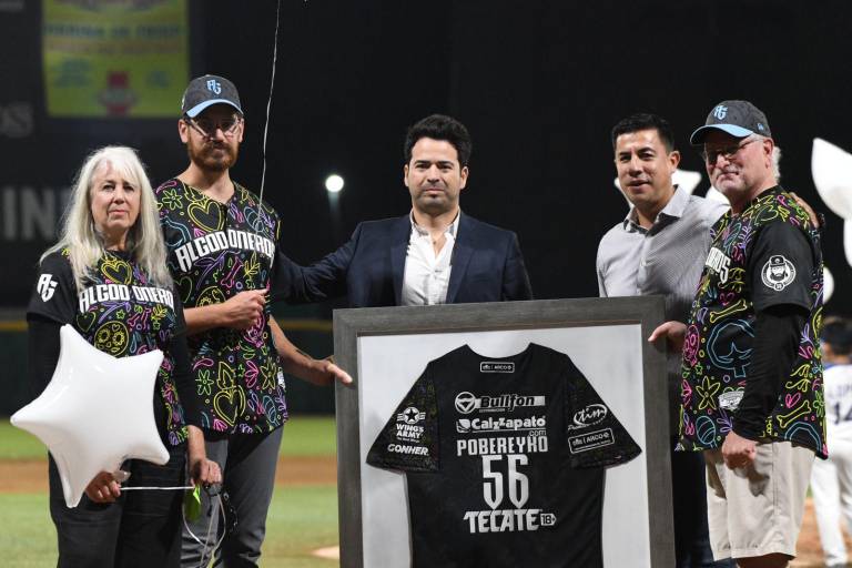 Triunfo de Yaquis no opaca homenaje a Pobereyko