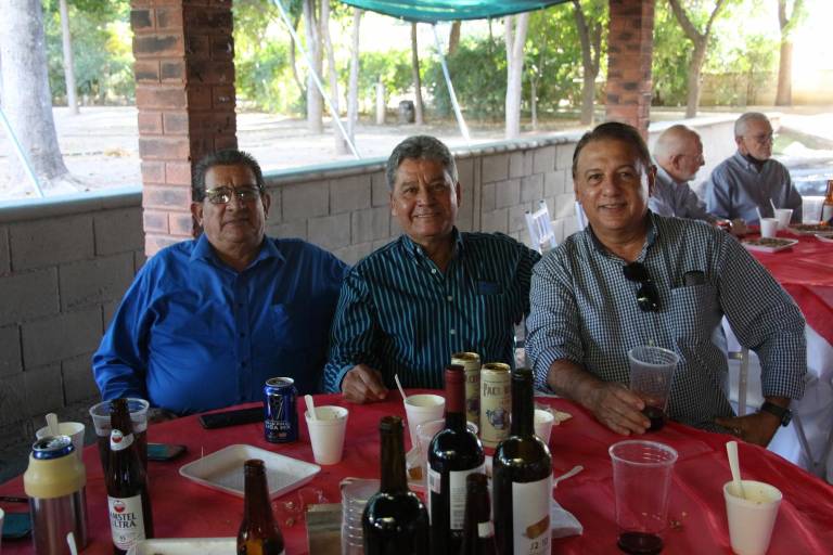 Ex alumnos del ICH disfrutan su tradicional reunión de fin de año