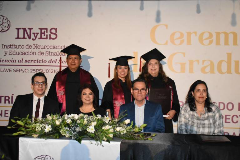 Egresa nueva generación de especialistas en Gerontología y Autismo