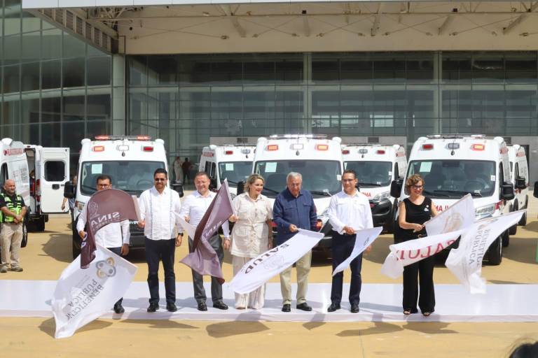Entrega Beneficencia Pública Nacional 19 ambulancias y equipo a Sinaloa