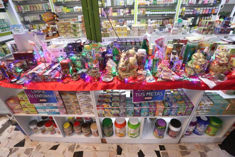 Piden mazatlecos para 2023 amor, dinero y después salud, señalan