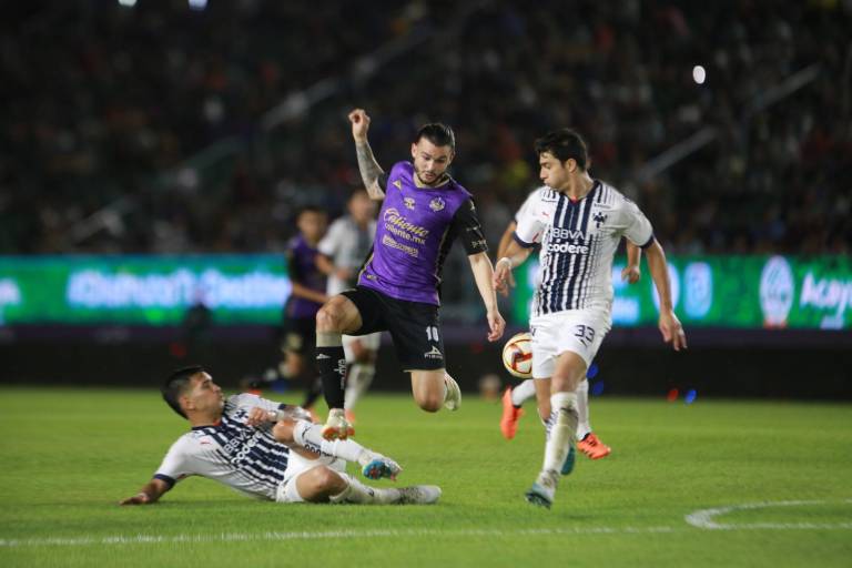 Mazatlán se despide con derrota en casa y Monterrey asegura liderato