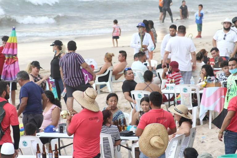 Sinaloa inicia en ‘semáforo rojo’ sin medidas adicionales contra el Covid-19 emitidas por el Gobierno del Estado