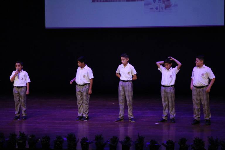 Reflexionan alumnos del Sebec en torno a la pandemia en la Expo Macro 2023