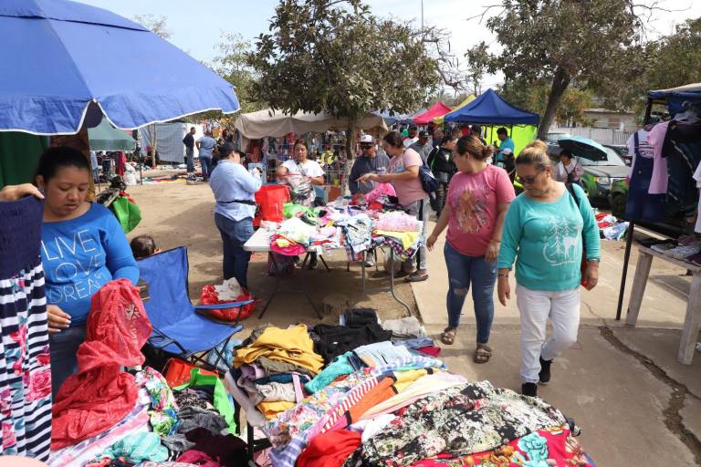 Piden tianguistas de la Flores Magón reubicación en lugar digno y estable