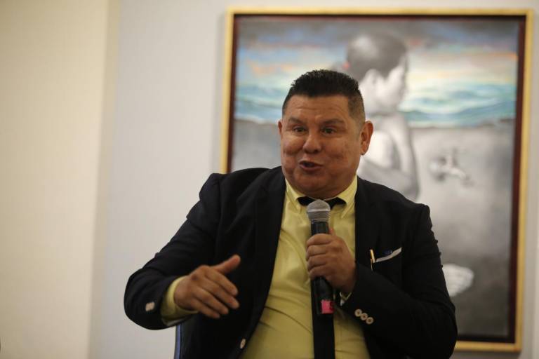 Comparte Ronaldo Leal una poesía a la vida y su desenlace