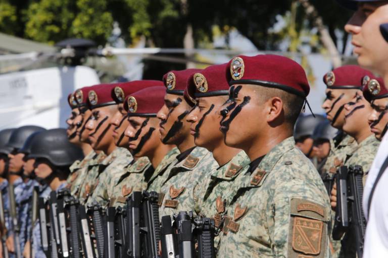 Ascienden de grado a 49 elementos de las Fuerzas Armadas en Culiacán