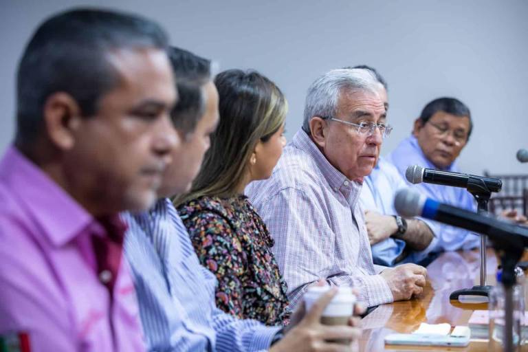 Desafía Rocha Moya a productores a dejar aeropuerto y tomar plantas de Gruma, Minsa y Cargill