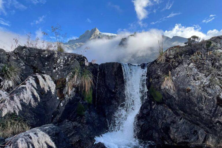 $!Vista del Pico Humboldt y el remanente del glaciar desde la salida de la laguna Verde, Venezuela.