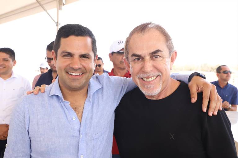 Colocan primera piedra de Recinto Fiscalizado Estratégico