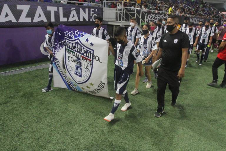 Vuelve la algarabía al Kraken con inauguración de la Copa Mazatlán de Futbol 7