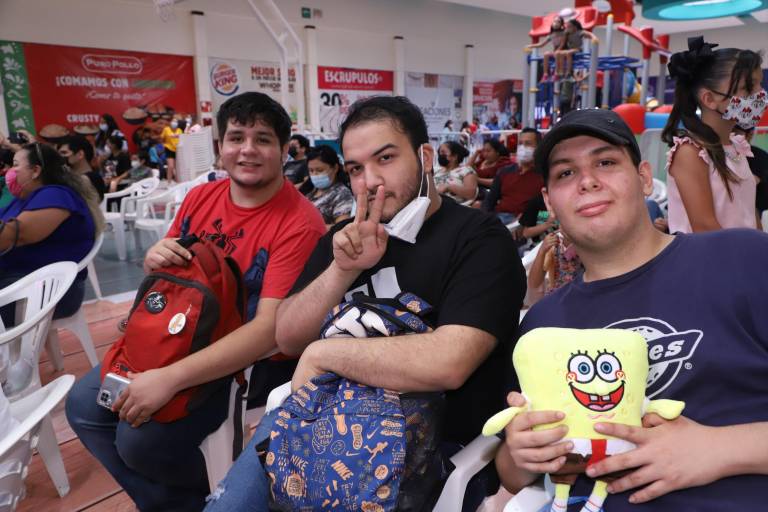 Visita Mazatlán Kai Martínez, la voz oficial de la primera temporada de ‘Bob Esponja’