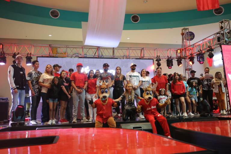 Con un homenaje al artista plástico Antonio López Sáenz, Venados presenta su nueva piel