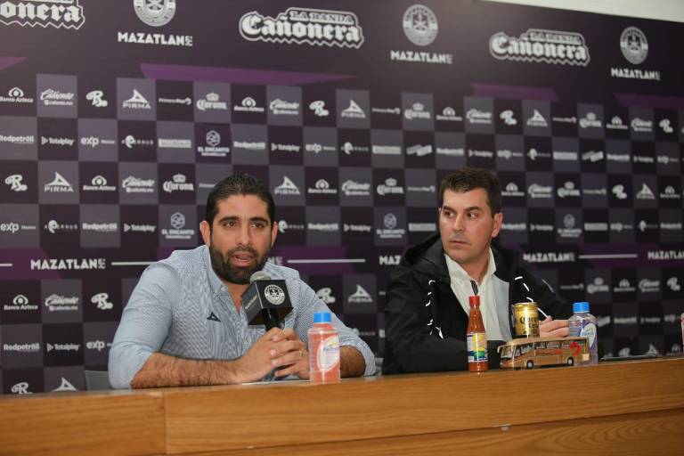 Reforzaremos al equipo en todas las líneas: Carlos Vela