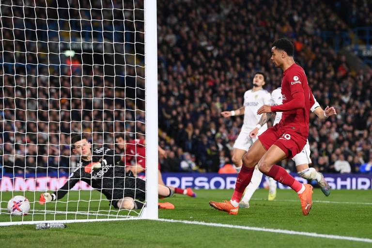 Liverpool golea a Leeds y se acerca a los lugares de Europa League