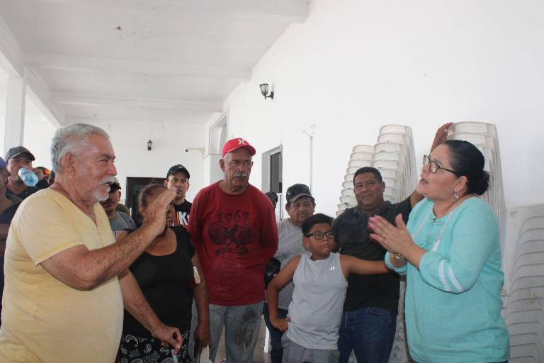 Reclaman trabajadores a Ayuntamiento de Escuinapa por pagos pendientes