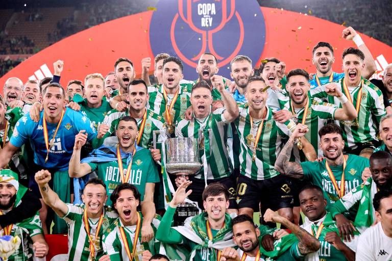 Real Betis y Andrés Guardado son campeones de la Copa del Rey en tanda de penales