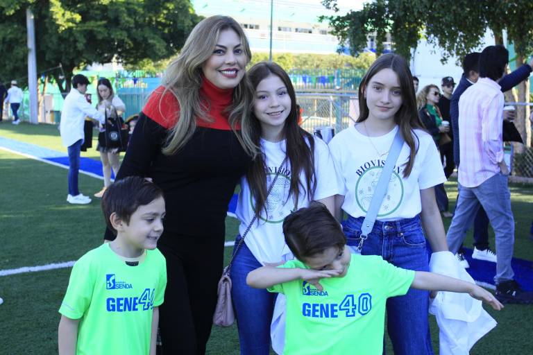 Participan papás, alumnos y maestros en la ExpoSenda