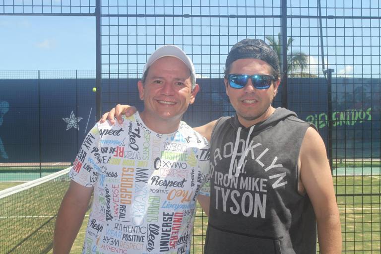 Conviven en el primer Torneo de Pádel en Estrella del Mar