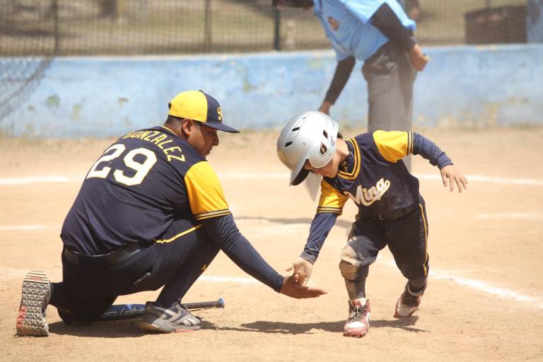 Minatitlán despacha a Liga Muralla y lo deja fuera de las semifinales en el Nacional Pañalitos