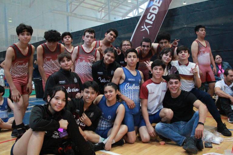 Culiacán, el mejor en estatal de luchas asociadas