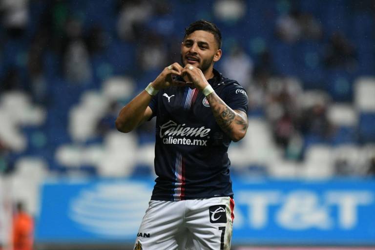 Gol de Vega da importante triunfo a Chivas ante Rayados y se coloca en la zona de repechaje