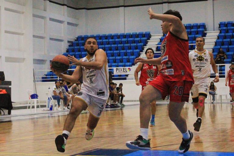 Piratas Basketball reacciona al final, pero se queda corto en Hermosillo