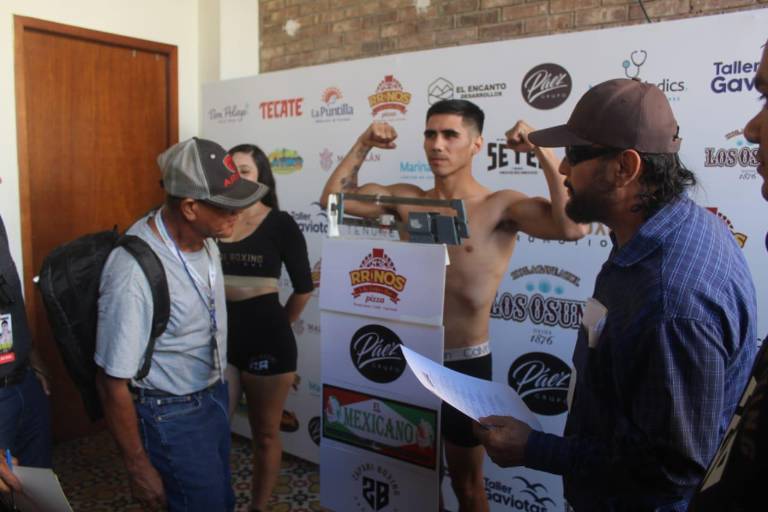 Baten báscula pugilistas de Regreso de un Guerrero